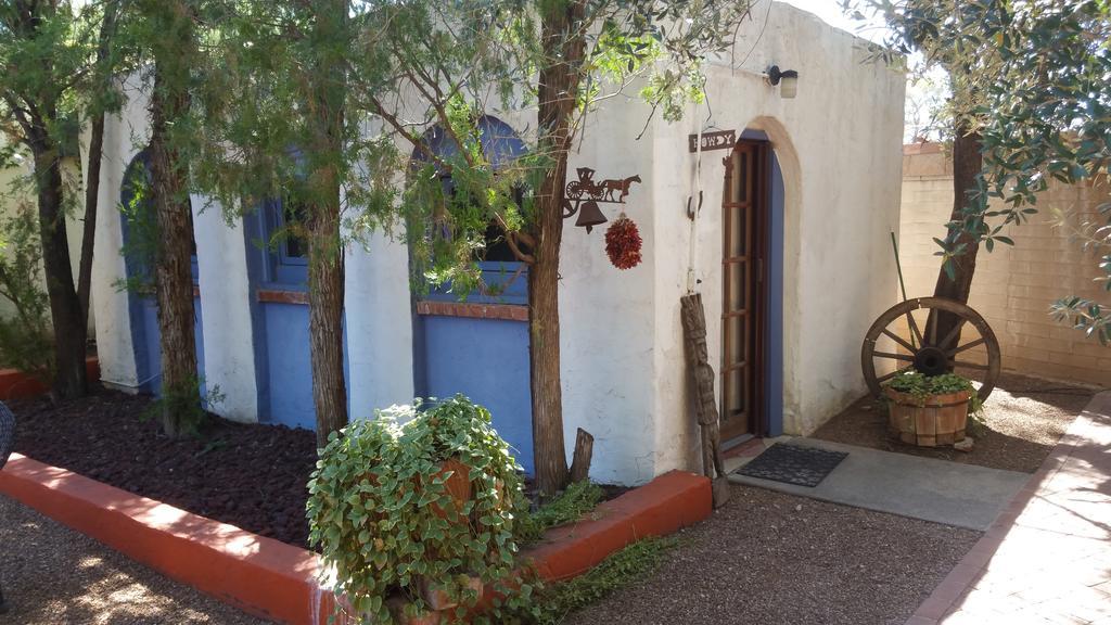 Sam Hughes Inn B&B Tucson Exterior photo
