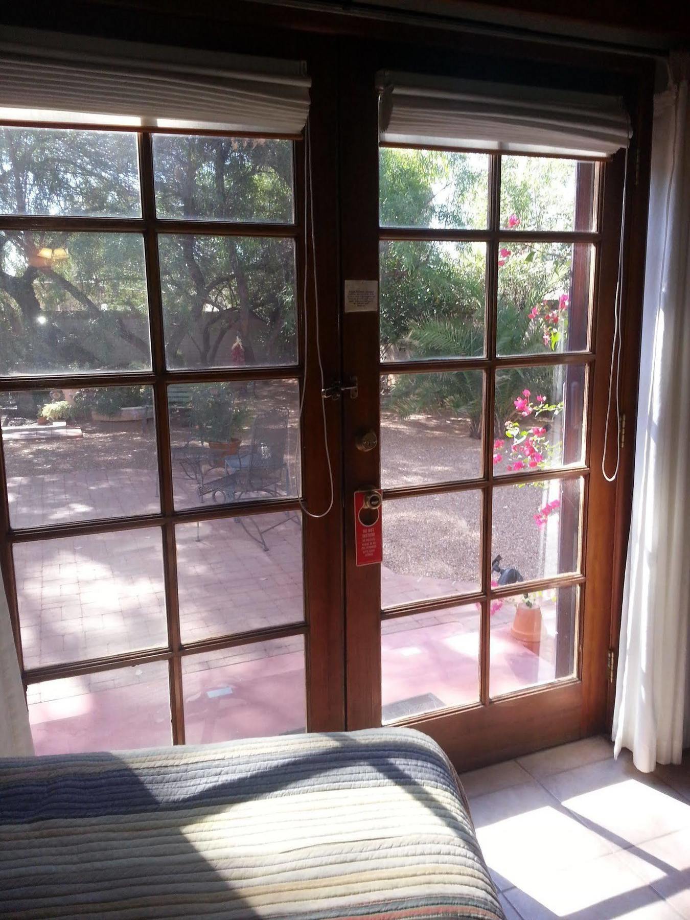 Sam Hughes Inn B&B Tucson Exterior photo